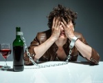 Алкоголизм: болезнь, требующая понимания, а не осуждения