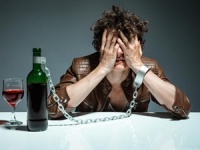 Алкоголизм: болезнь, требующая понимания, а не осуждения