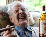 Курение и неумеренная любовь к алкогольным напиткам приближают рак на 10 лет