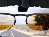 Линзы или очки предпочтительнее для водителя авто?